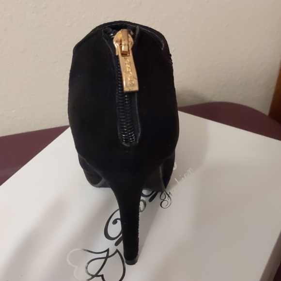 High heel bootie - Picture 3 of 3